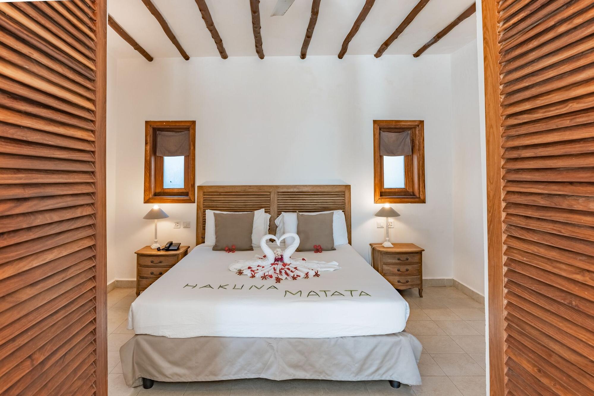 Konokono And Isaraya Luxury Overwater Resort